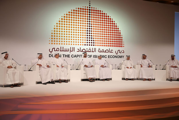 Mohammed Abdullah Al gergawi (centre) speaking at the ceremony. — Wam